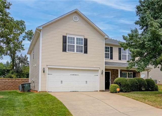 Property at 4 Silent Spring Ct, Greensboro, NC 27410, 3 beds, 2.5 baths