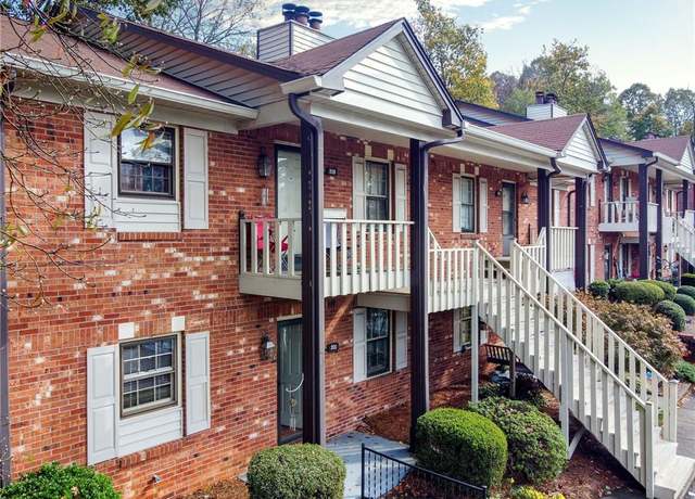 Property at 201 Olde Vineyard Ct, Winston-salem, NC 27104, 2 beds, 2 baths