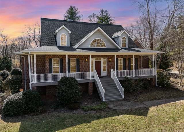 Property at 5720 Old Valley School Rd, Kernersville, NC 27284, 3 beds, 2.5 baths