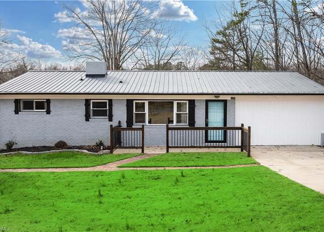 Property at 2006 Lambert Dr, Asheboro, NC 27205, 3 beds, 2.5 baths