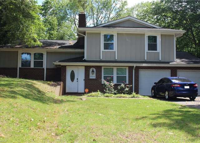 Property at 2820 Lansdowne Dr, Winston-salem, NC 27103, 3 beds, 2.5 baths