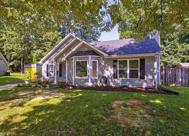 Property at 16 Glendale Oaks Ct, Greensboro, NC 27406, 3 beds, 2 baths