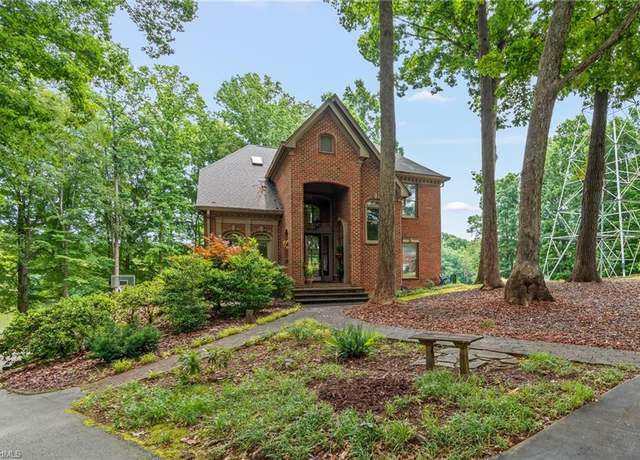 Property at 2020 La Dora Dr, High Point, NC 27265, 4 beds, 3 baths