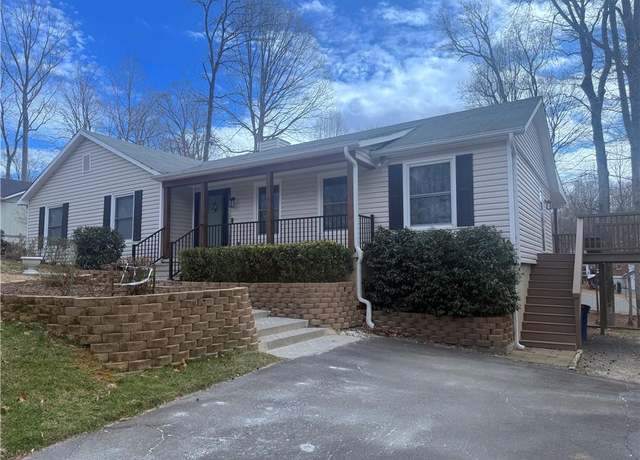 Property at 2815 Caraway Ln, Winston-salem, NC 27103, 3 beds, 2 baths