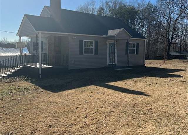 Property at 668 Hampton Rd, Eden, NC 27288, 2 beds, 1 bath