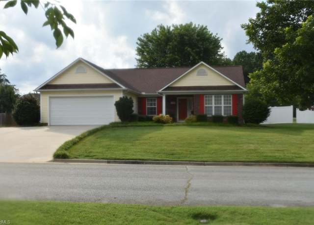 Property at 3865 Tanyard Mill Ct, High Point, NC 27265, 3 beds, 2 baths
