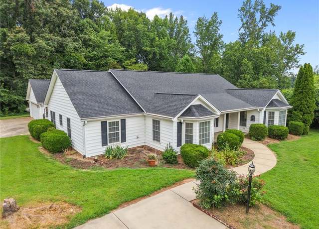 Property at 6707 Brookbank Rd, Oak Ridge, NC 27310, 3 beds, 2.5 baths