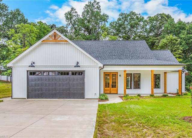Property at 4611 Cedar Farm Ln, Pfafftown, NC 27040, 3 beds, 2.5 baths
