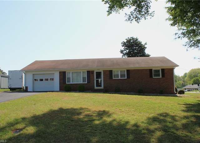 Property at 5701 Vickie Dr, Winston-salem, NC 27106, 3 beds, 1.5 baths