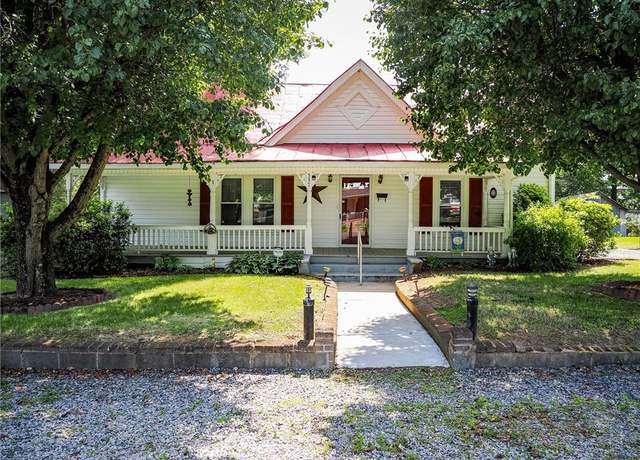 Property at 537 Washburn Ave, Eden, NC 27288, 2 beds, 1.5 baths