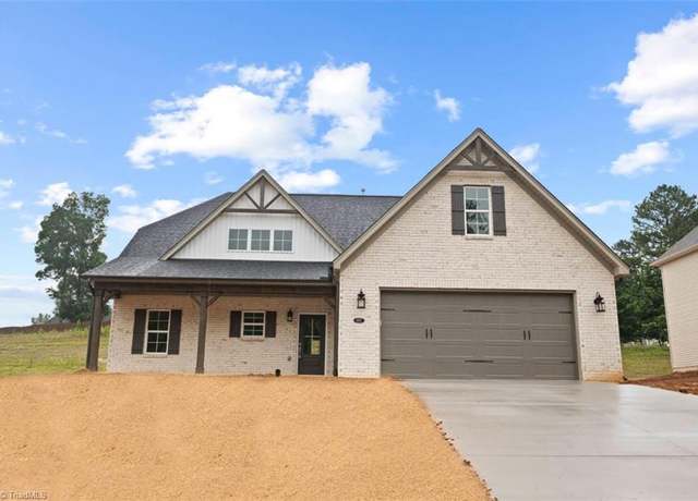 Property at 6957 Orchard Path Dr, Clemmons, NC 27012, 4 beds, 3.5 baths