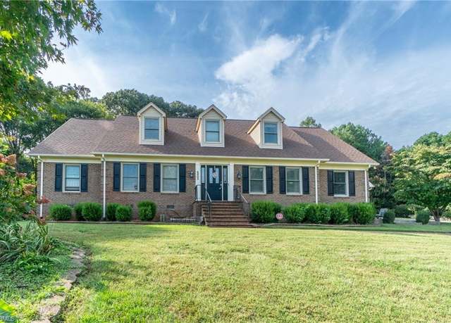 Property at 4905 Deer Pointe Ct, Greensboro, NC 27406, 5 beds, 3 baths