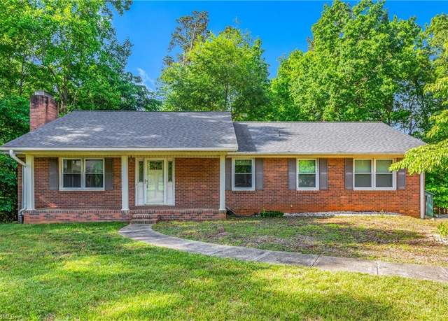 Property at 813 Brett Ct, Kernersville, NC 27284, 3 beds, 2 baths