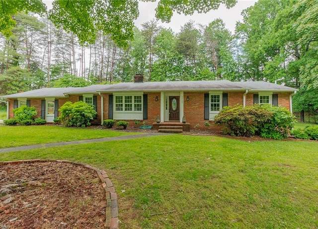 Property at 5025 Gessner Pl, Winston-salem, NC 27104, 3 beds, 2 baths