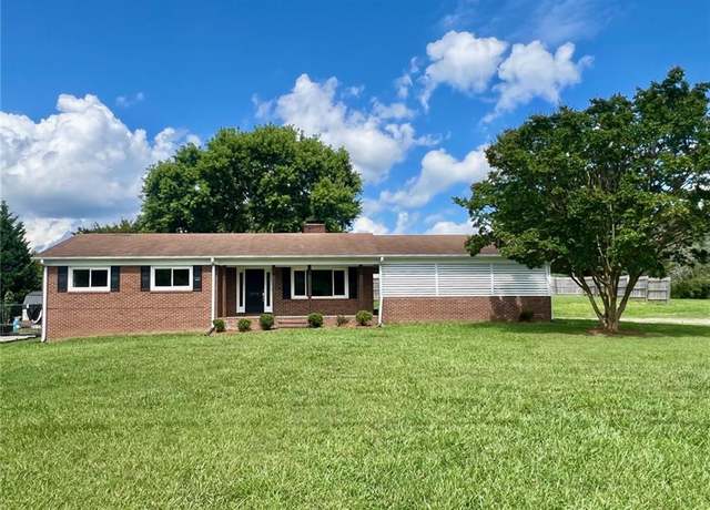 Property at 6614 Turnpike Rd, High Point, NC 27263, 3 beds, 2 baths