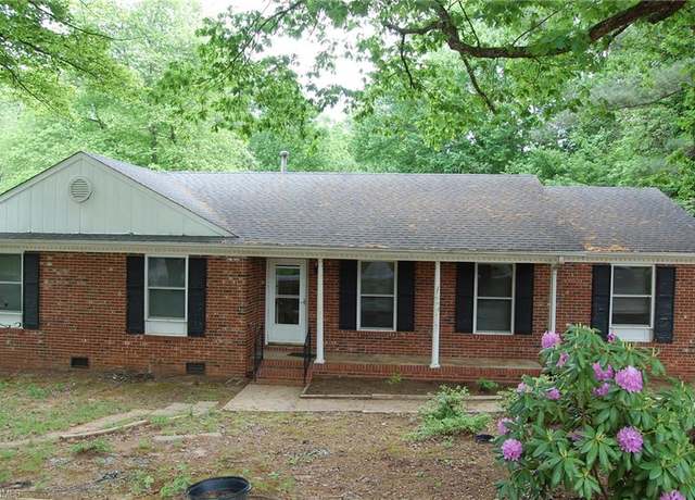Property at 112 Village Ln, Greensboro, NC 27409, 3 beds, 2 baths