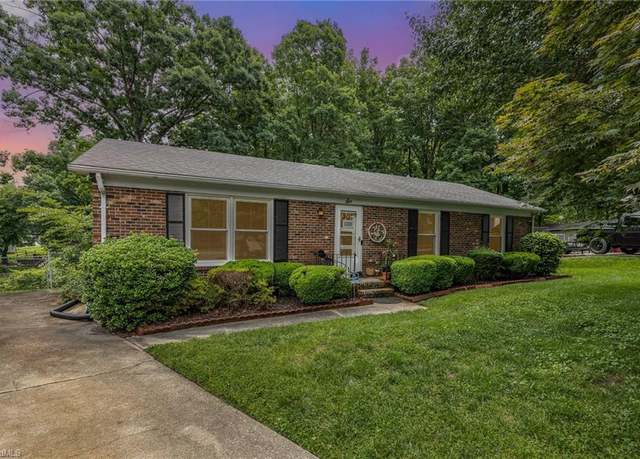 Property at 6 Woodclub Ct, Greensboro, NC 27406, 3 beds, 2 baths