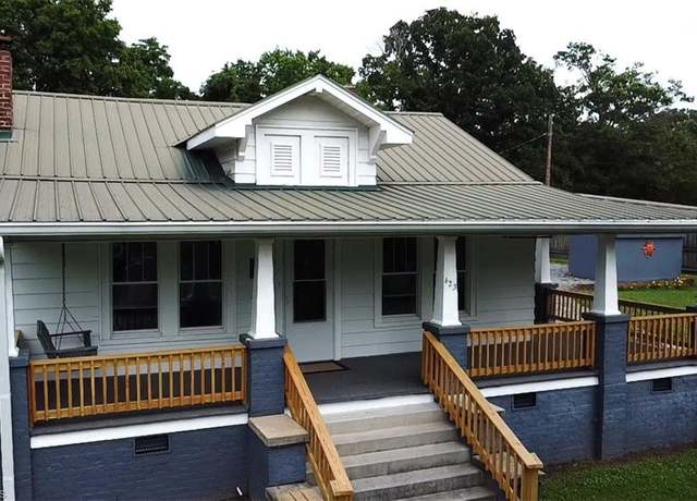 Property at 423 Barnwell St, Thomasville, NC 27360, 3 beds, 1 bath