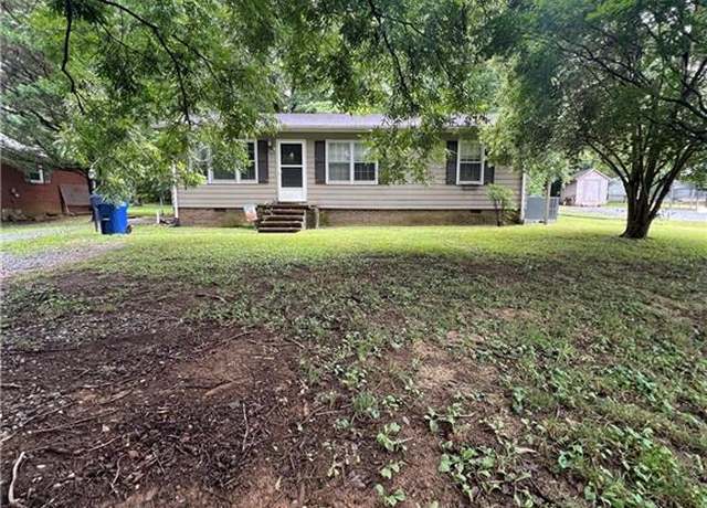 Property at 420 E Starmount Ave, Liberty, NC 27298, 3 beds, 1.5 baths