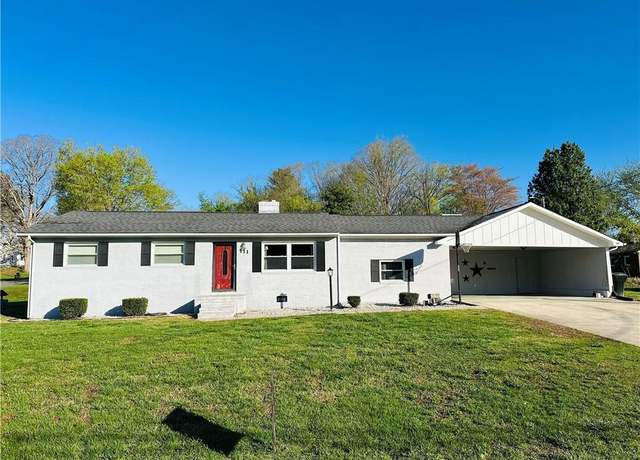 Property at 111 Vine St, Mount Airy, NC 27030, 3 beds, 2 baths