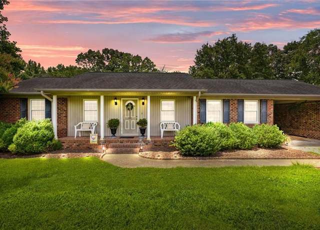 Property at 800 Woodard Dr, Whitsett, NC 27377, 3 beds, 1.5 baths