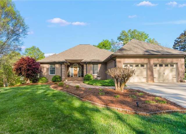 Property at 1605 Tower Rd, Thomasville, NC 27360, 3 beds, 2.5 baths