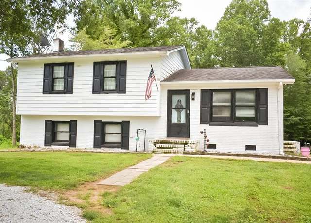 Property at 3217 Wards Gap Rd, Mount Airy, NC 27030, 3 beds, 2 baths