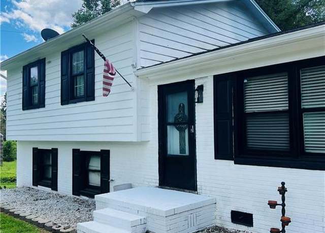 Property at 3217 Wards Gap Rd, Mount Airy, NC 27030, 3 beds, 2 baths