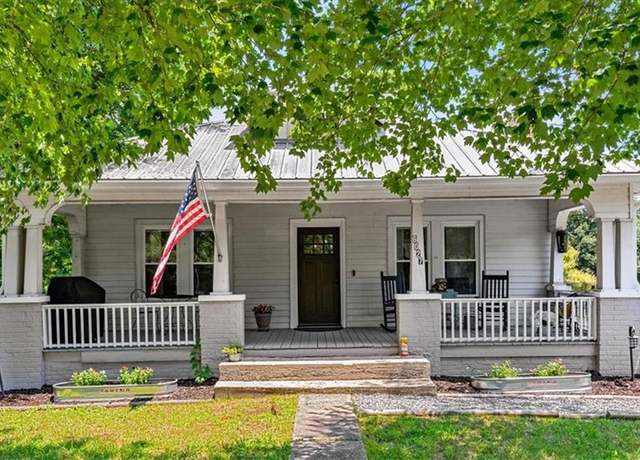 Property at 6027 Laurel Knoll Dr, Pleasant Garden, NC 27313, 4 beds, 2.5 baths