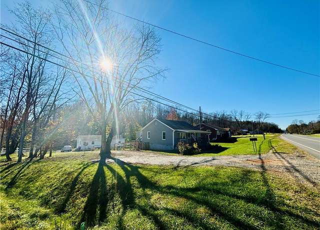 Property at 1699 W Pine St, Mount Airy, NC 27030, 2 beds, 2 baths