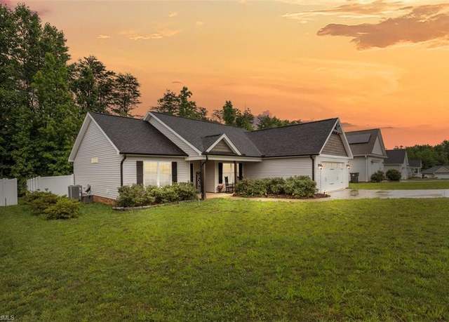 Property at 111 Brooke Ridge Dr, Thomasville, NC 27360, 3 beds, 2 baths