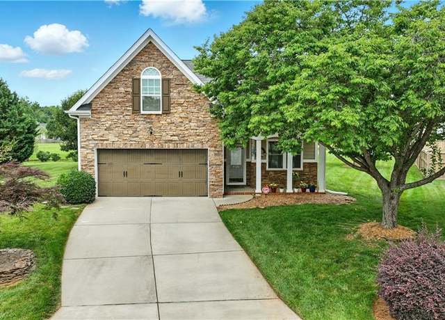 Property at 4520 Willows Ct, High Point, NC 27265, 3 beds, 2.5 baths