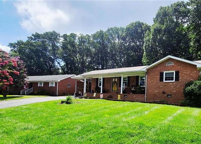 Property at 1620 Seven Oaks Pl, High Point, NC 27265, 3 beds, 2 baths