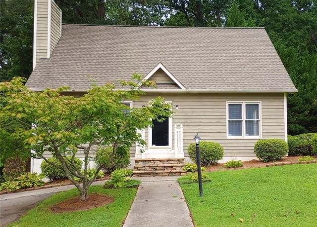 Property at 5025 Mereworth Ct, Winston-salem, NC 27104, 3 beds, 2 baths