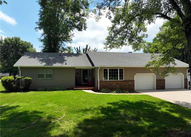 Property at 321 Shoals Rd, Pinnacle, NC 27043, 2 beds, 2.5 baths