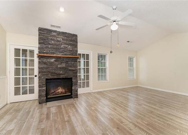 Property at 5520 Regents Village Dr, Winston-salem, NC 27103, 1 bed, 1.5 baths