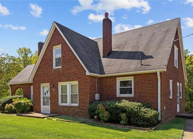 Property at 466 Main St, King, NC 27021, 2 beds, 1 bath