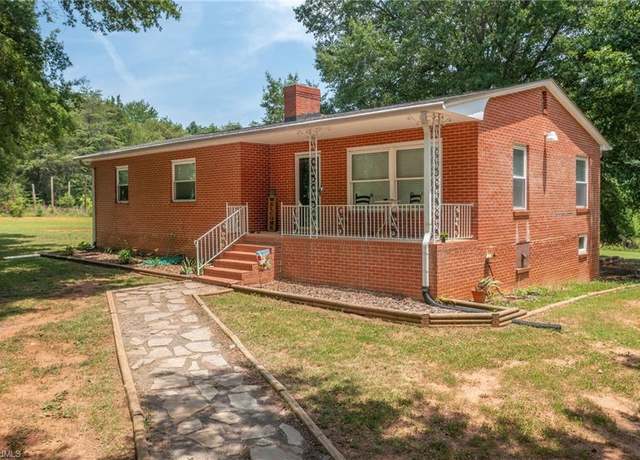 Property at 2765 Green Oaks Dr, Winston-salem, NC 27107, 3 beds, 1 bath