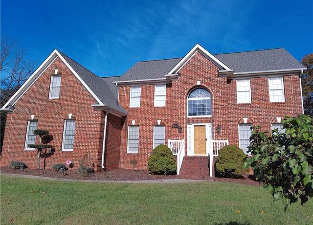 Property at 4707 Laurel Oaks Dr, Greensboro, NC 27406, 3 beds, 2.5 baths