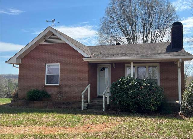 Property at 2612 Crissman Rd, East Bend, NC 27018, 2 beds, 1 bath