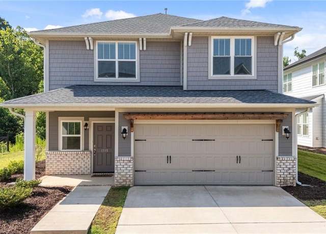 Property at 1745 Eastover Dr, Kernersville, NC 27284, 4 beds, 3 baths