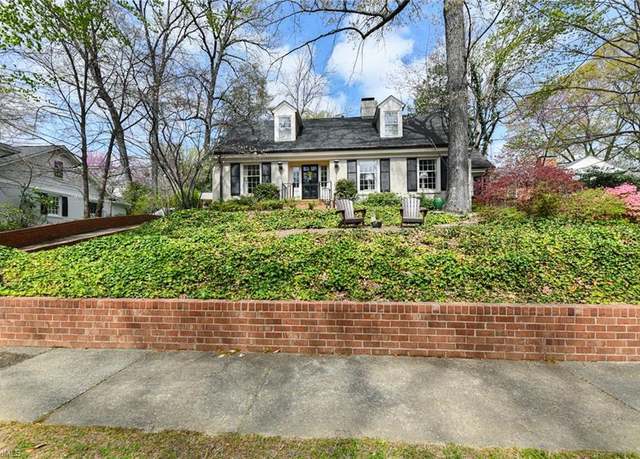 Property at 704 Nottingham Rd, Greensboro, NC 27408, 4 beds, 3.5 baths