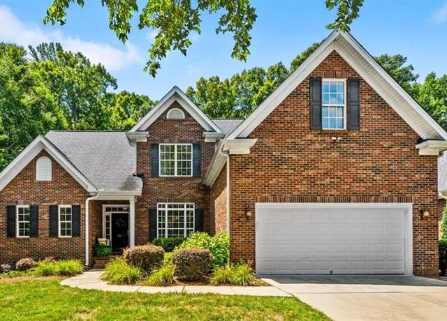 Property at 4607 Bluff Run Dr, Greensboro, NC 27455, 4 beds, 3.5 baths