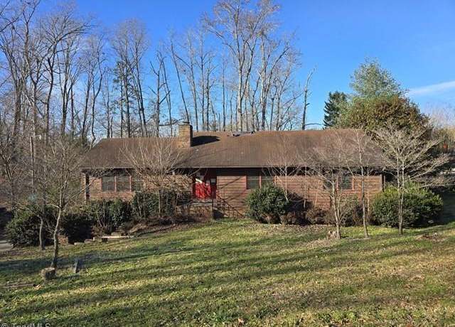 Property at 931 Overbrook Dr, Thomasville, NC 27360, 3 beds, 2 baths