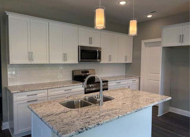 Property at 7376 Ridge Rd, Winston-salem, NC 27107, 3 beds, 2.5 baths