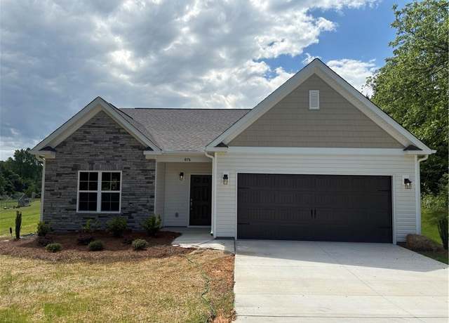 Property at 876 Midway School Rd, Winston-salem, NC 27107, 3 beds, 2 baths