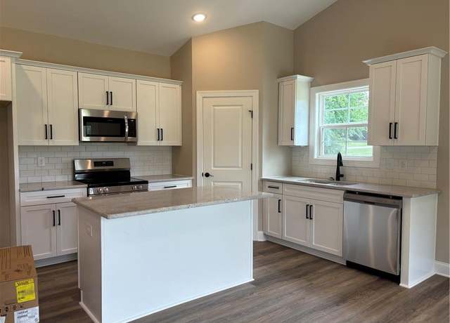 Property at 876 Midway School Rd, Winston-salem, NC 27107, 3 beds, 2 baths
