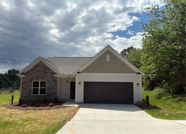 Property at 876 Midway School Rd, Winston-salem, NC 27107, 3 beds, 2 baths