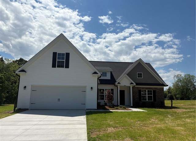 Property at 864 Midway School Rd, Winston-salem, NC 27107, 4 beds, 3 baths