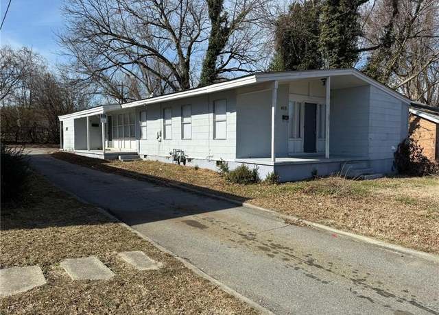 Property at 410 Meredith St, High Point, NC 27260, 4 beds, 2 baths